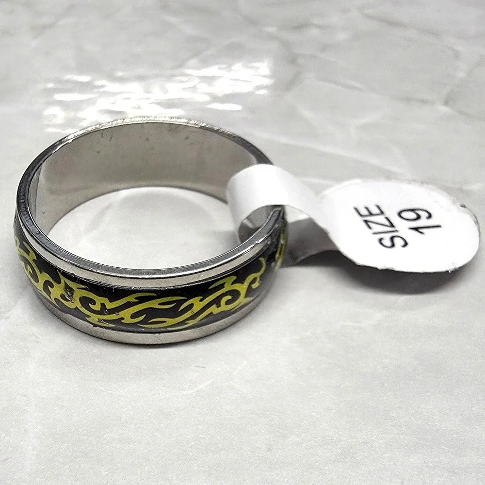 NEW Stainless Steel Tribal Flame Band Ring Size 8.5 Silver Tone Yellow Black